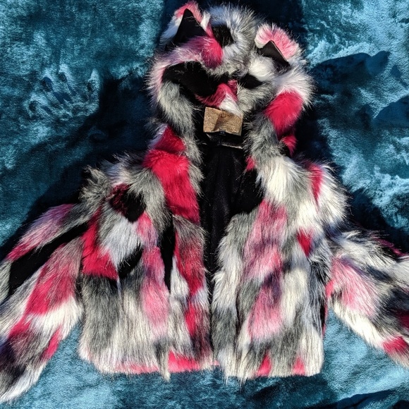 SpiritHoods Jackets & Blazers - Spirithoods Whimsical Wolf Crop